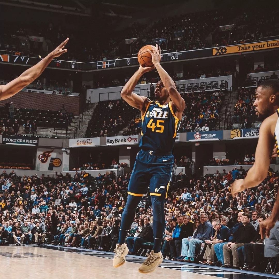 后群访中的 后群访中的